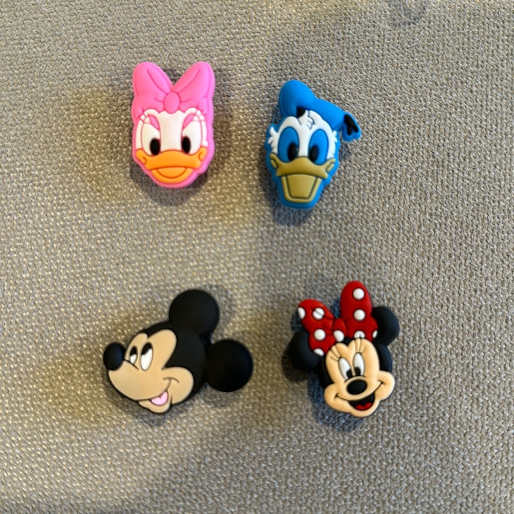4 Disney jibbetz
